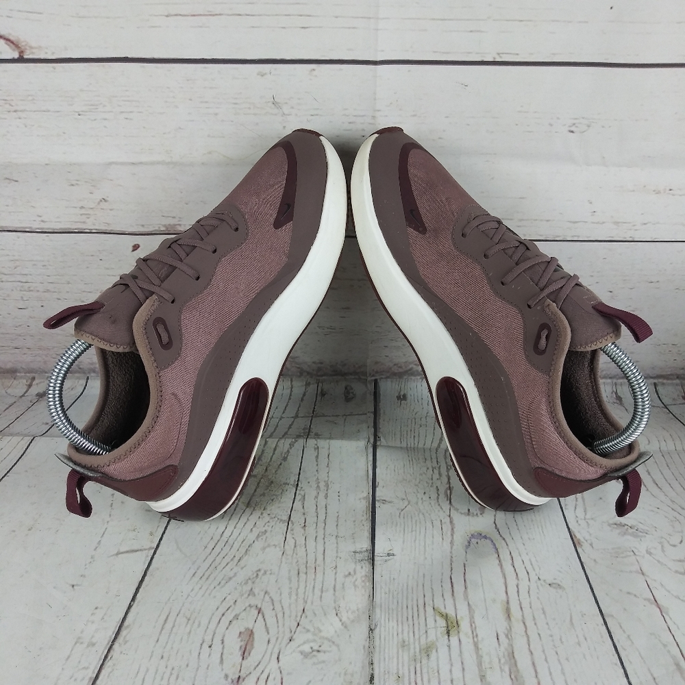 Nike Air Max Dia Plum Eclipse Running Shoes Women's Size 9.5 - Picture 4 of 8